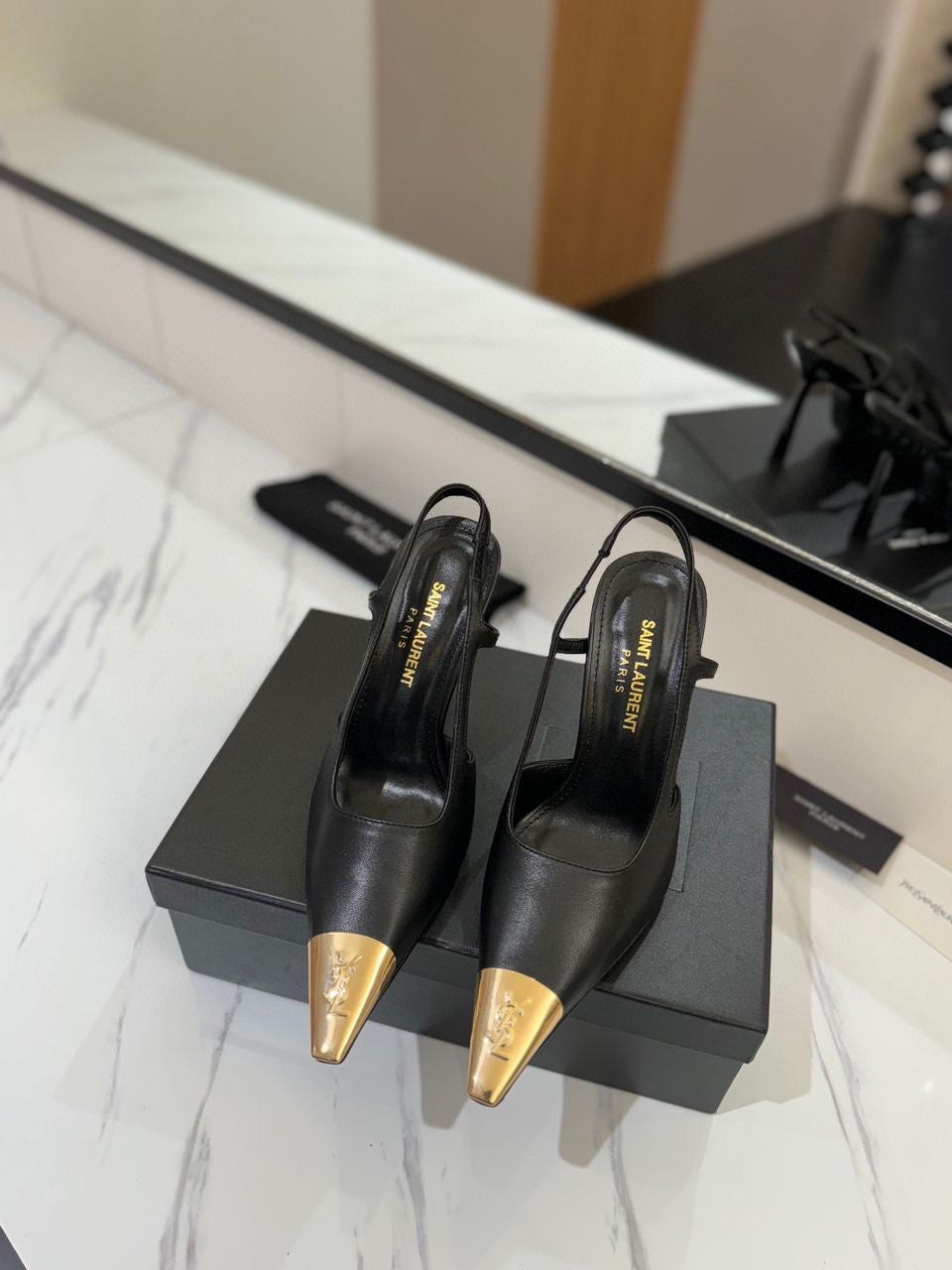 Talons Escarpins Yves Saint Laurent Noir Or