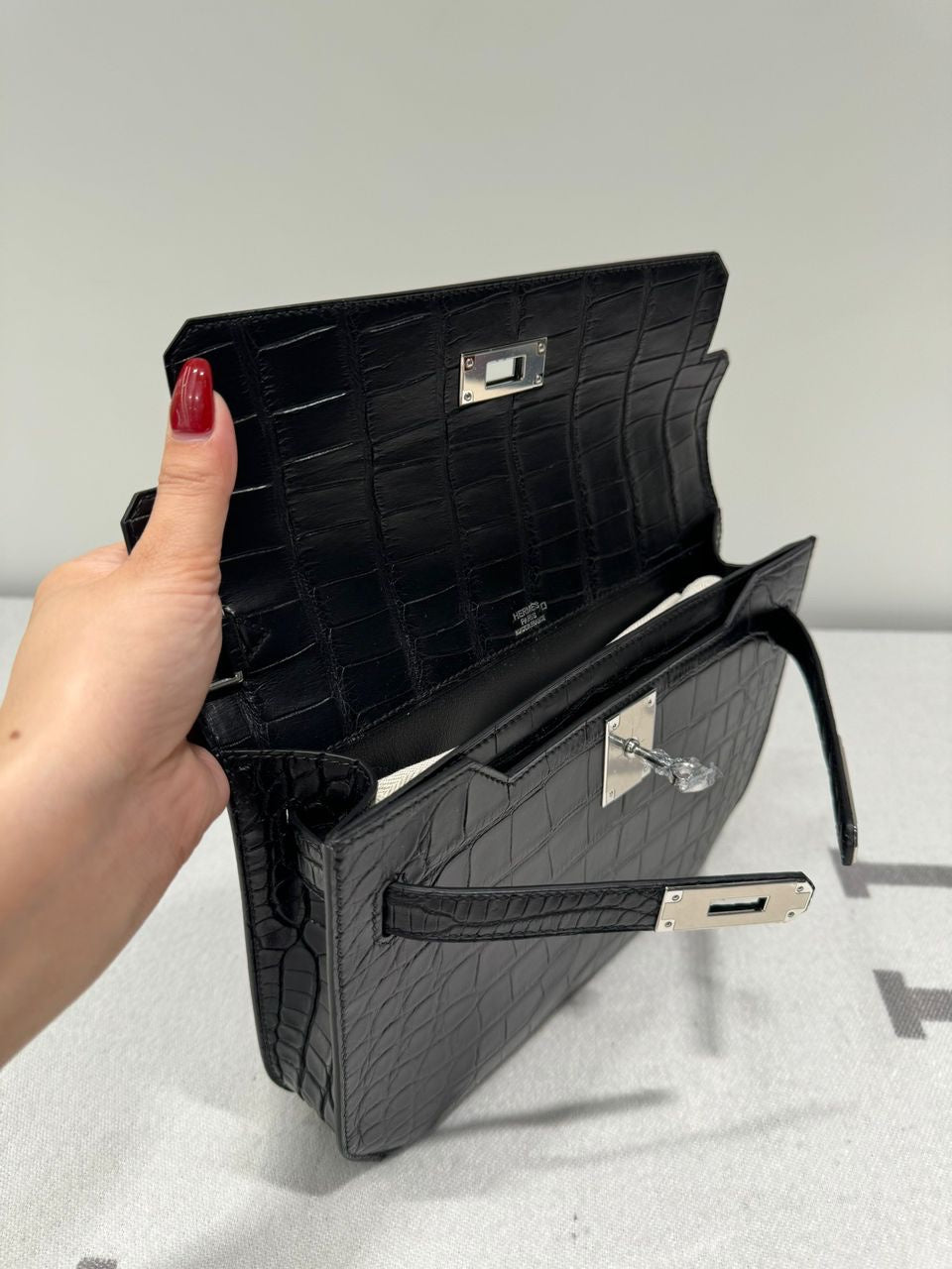 POCHETTE HERMÈS CROCO NOIR