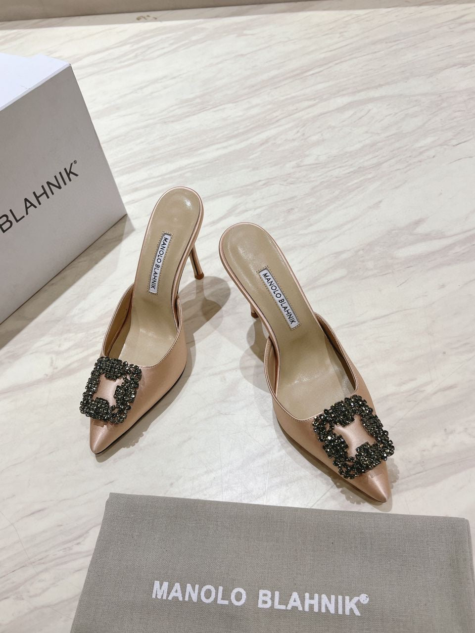 Talons Malono Blahnik Beige