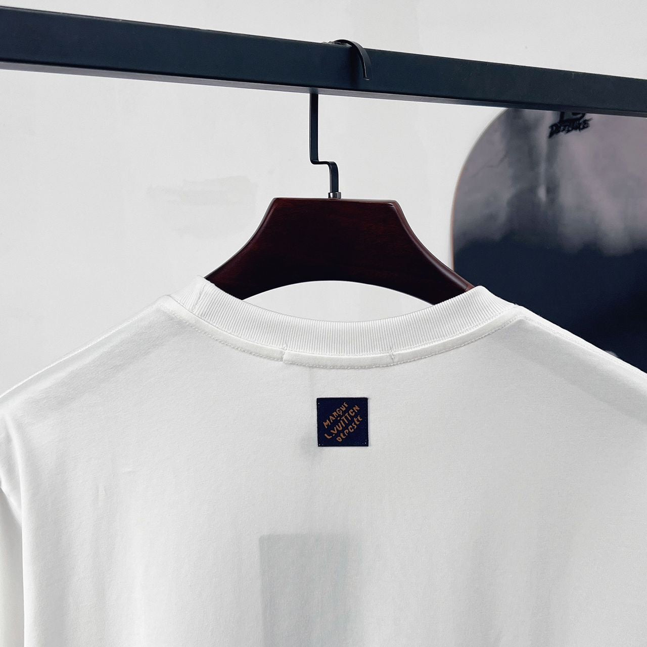 T-SHIRT LOUIS VUITTON LE MONDE EST À VOUS