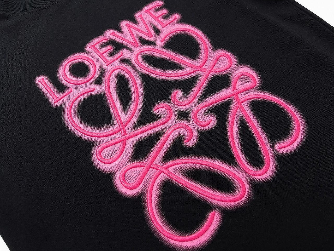 T-SHIRT LOEWE NOIR ROSE