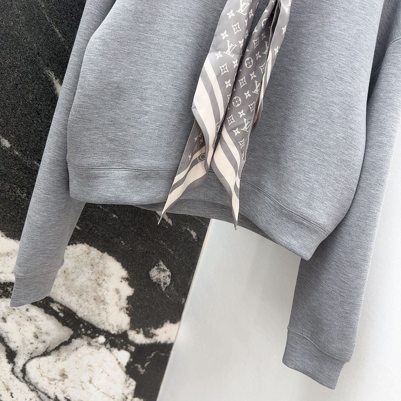 SWEAT FOULARD LOUIS VUITTON GRIS