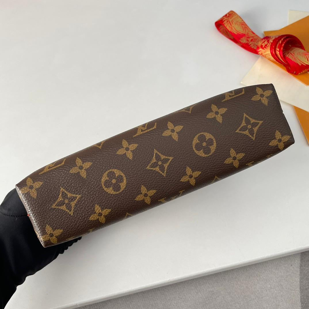 Pochette Louis Vuitton Cosmétiques Mm