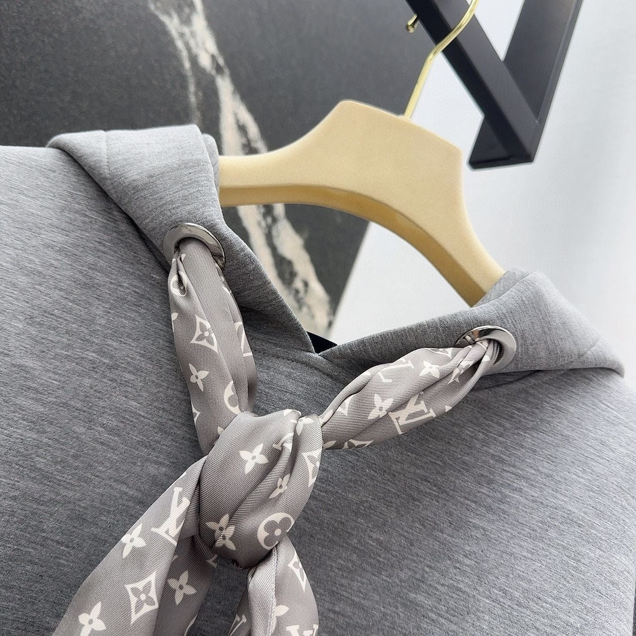 SWEAT FOULARD LOUIS VUITTON GRIS