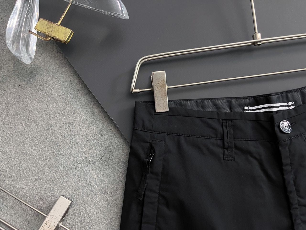 SHORT STONE ISLAND NOIR