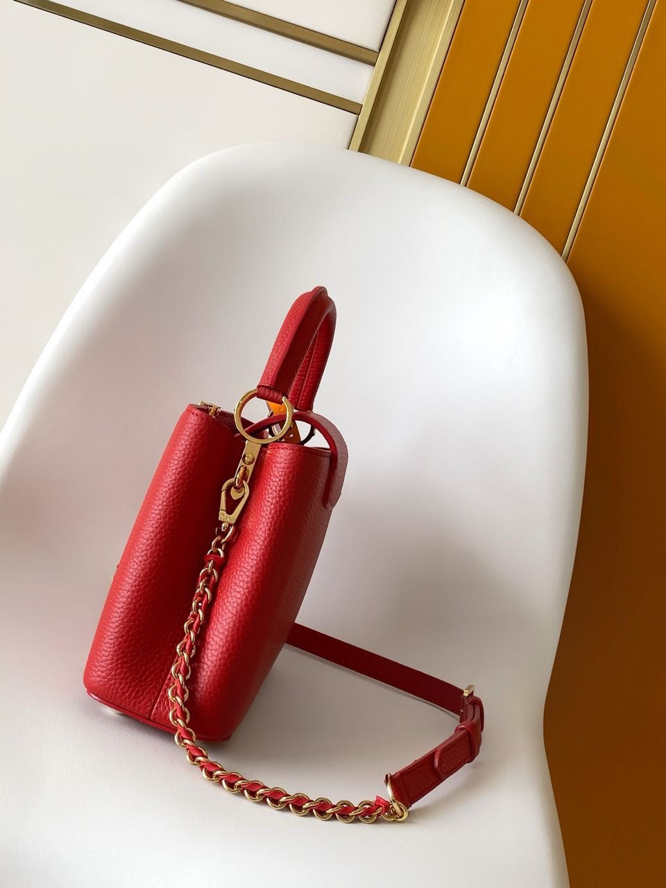 Sac A Main Louis Vuitton Capucines Rouge Cherry