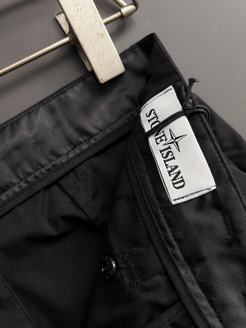 SHORT STONE ISLAND NOIR