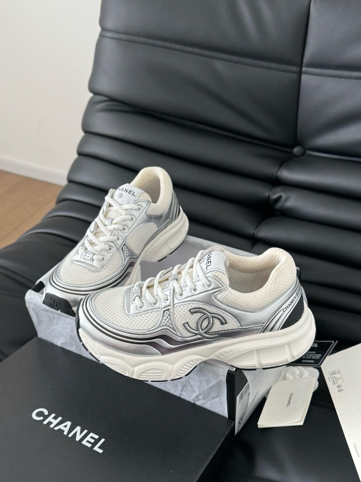 Sneakers Chanel Femme Argent