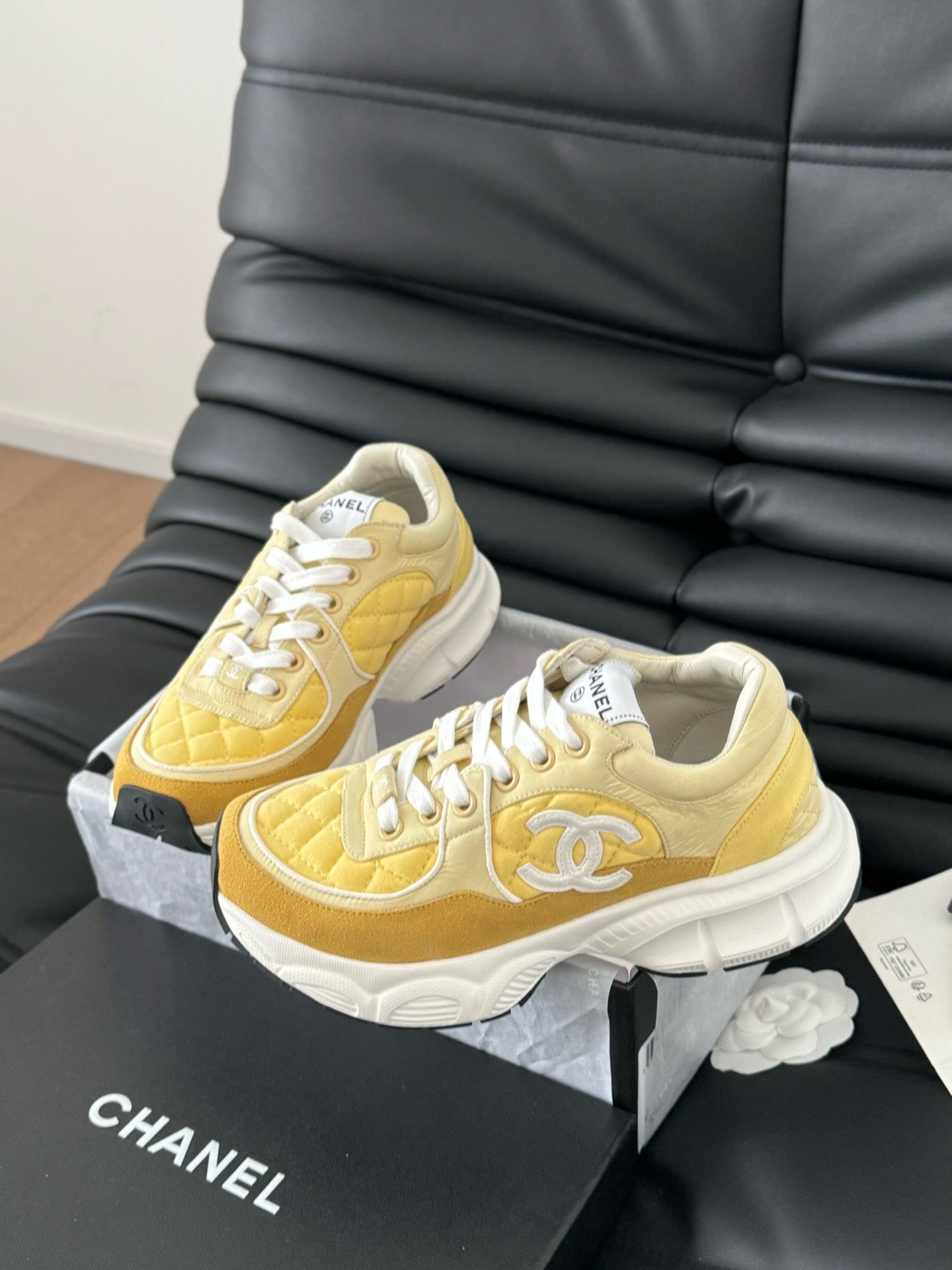 Sneakers Chanel Femme Jaune