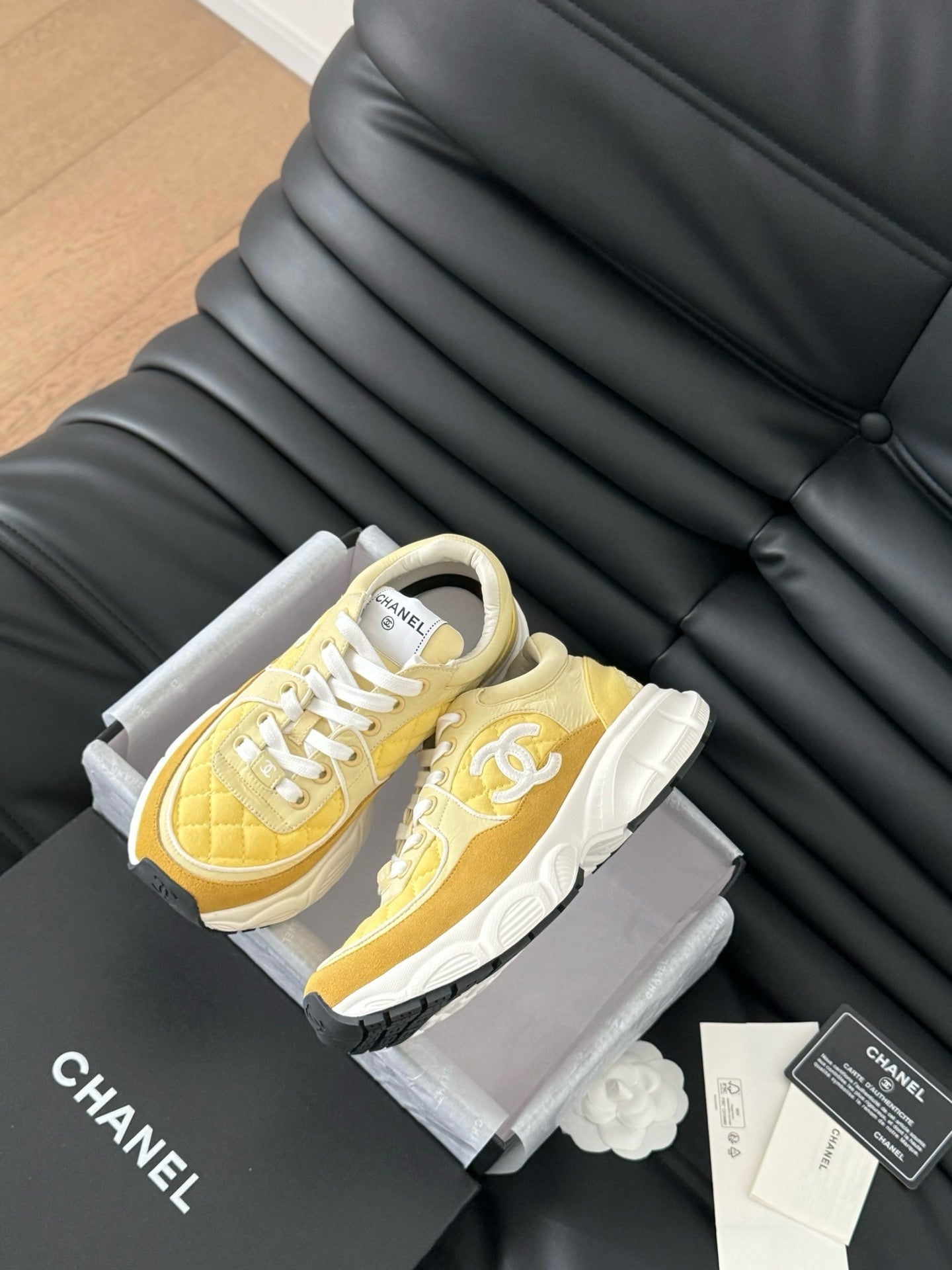 Sneakers Chanel Femme Jaune