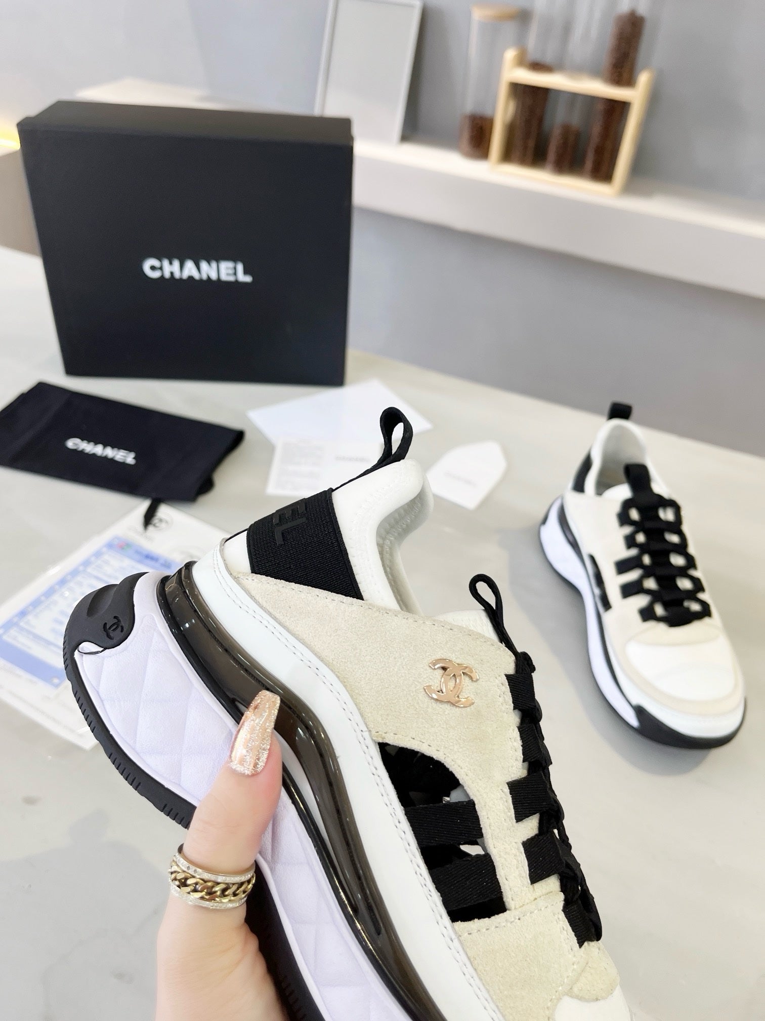 SNEAKERS CHANEL CRÈME