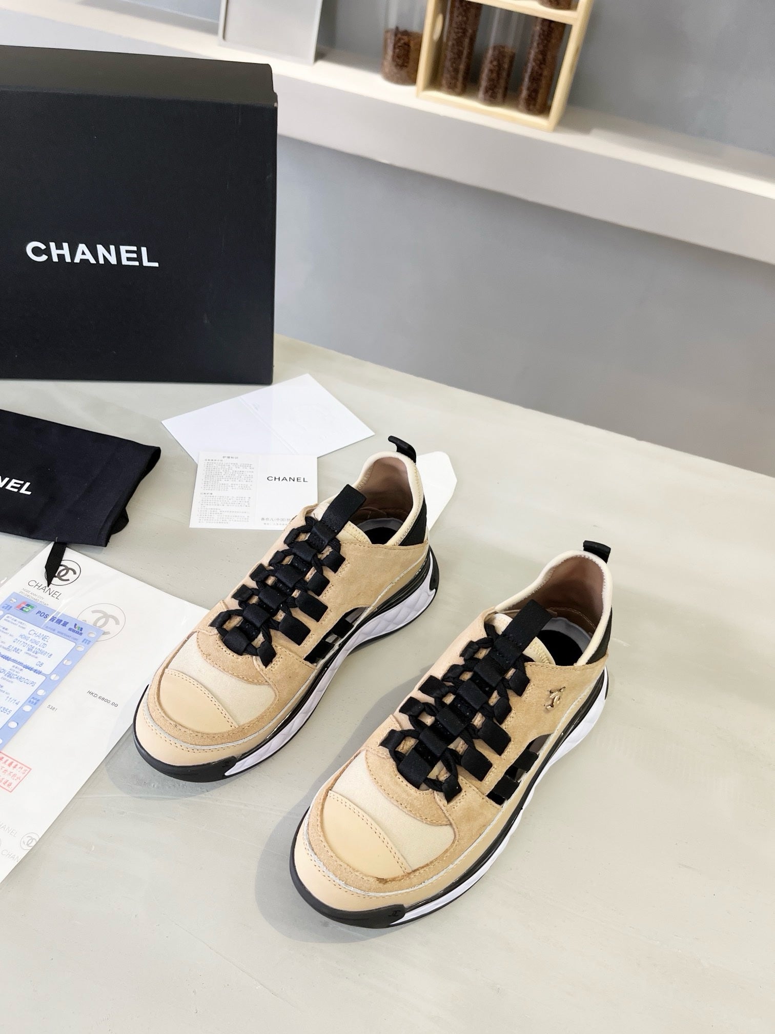 SNEAKERS CHANEL BEIGE