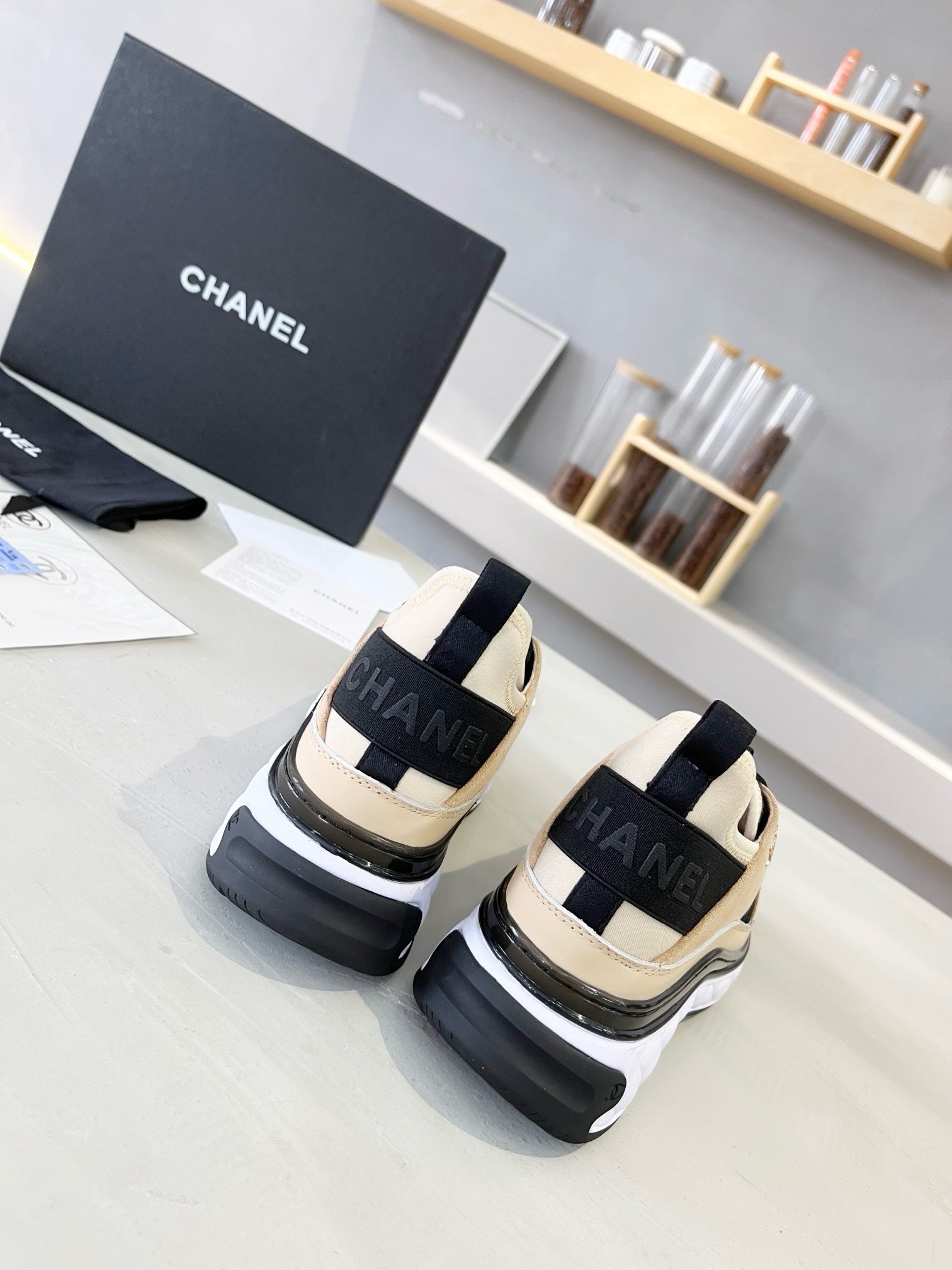 SNEAKERS CHANEL BEIGE