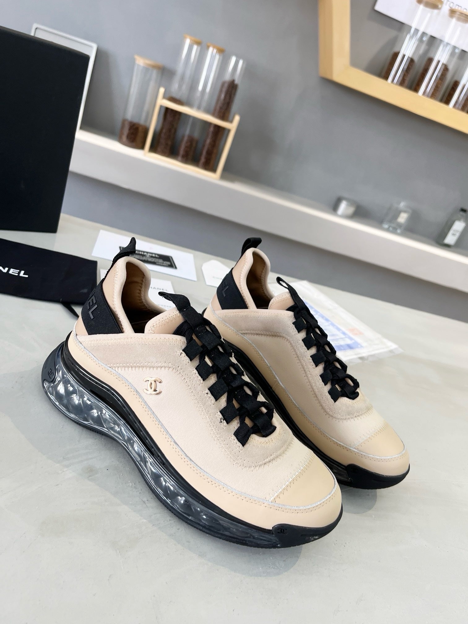 SNEAKERS CHANEL BEIGE