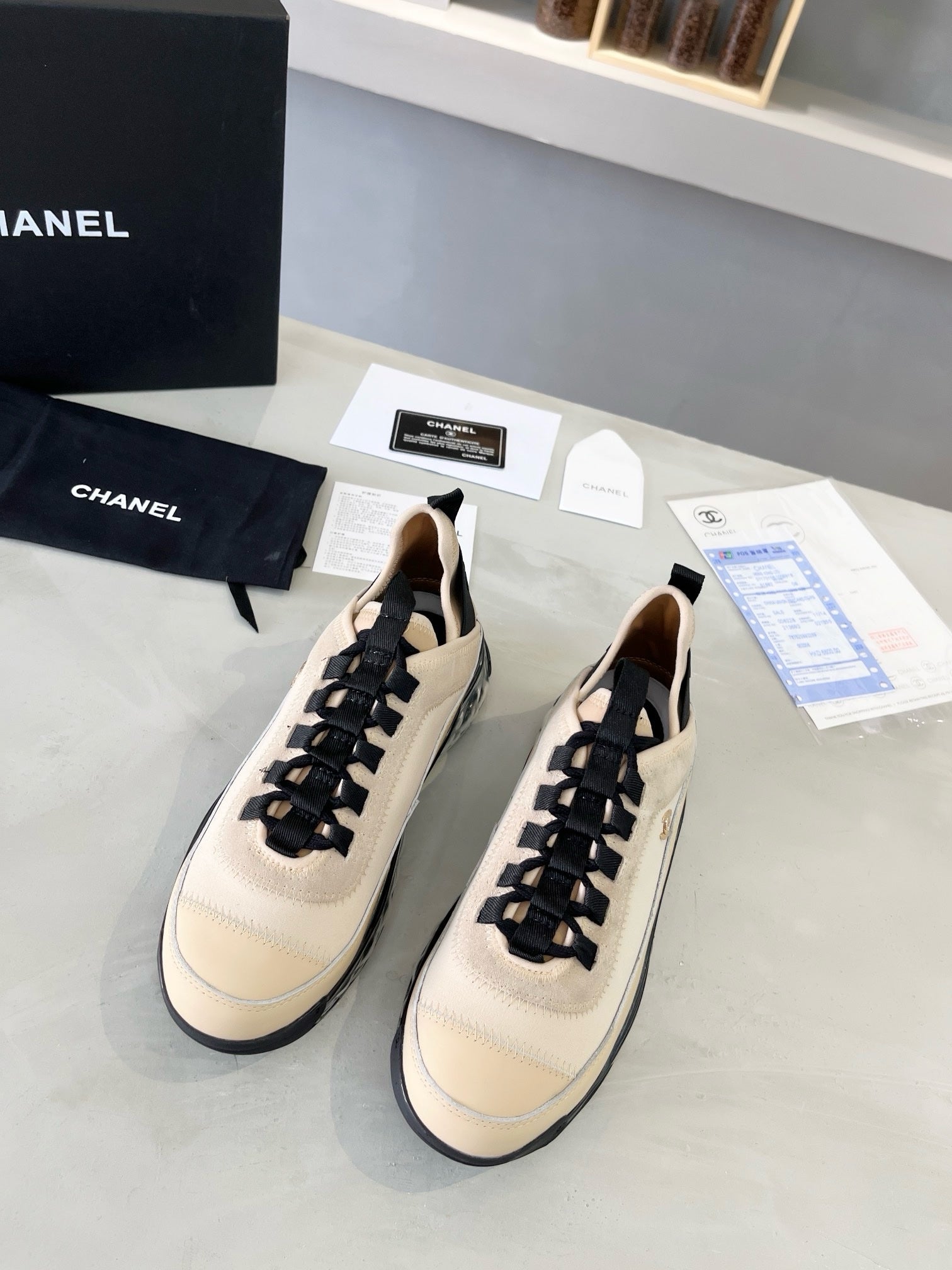 SNEAKERS CHANEL BEIGE