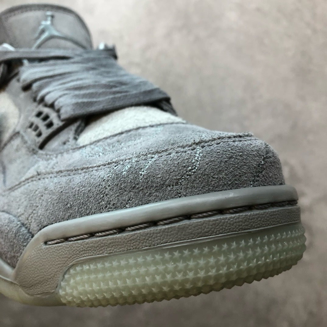 SNEAKERS AIR JORDAN 4 X KAWS