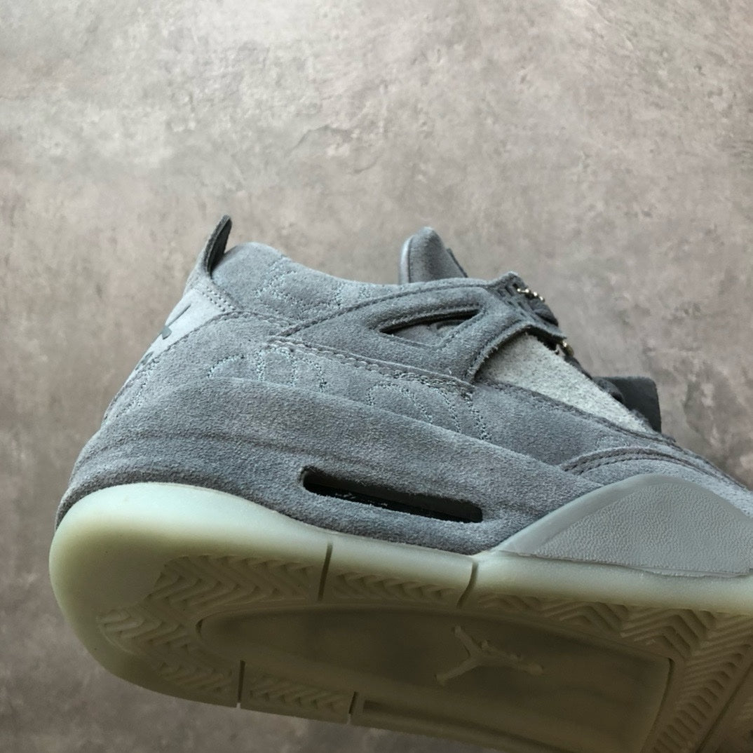 SNEAKERS AIR JORDAN 4 X KAWS