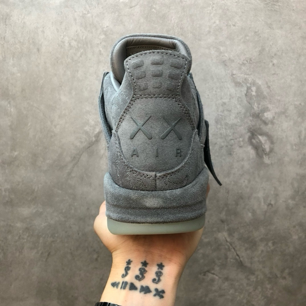 SNEAKERS AIR JORDAN 4 X KAWS