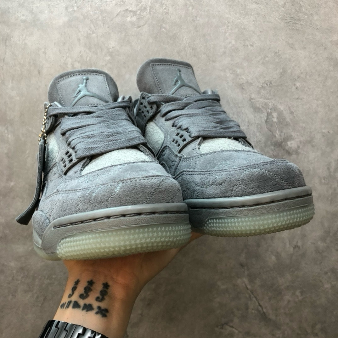 SNEAKERS AIR JORDAN 4 X KAWS