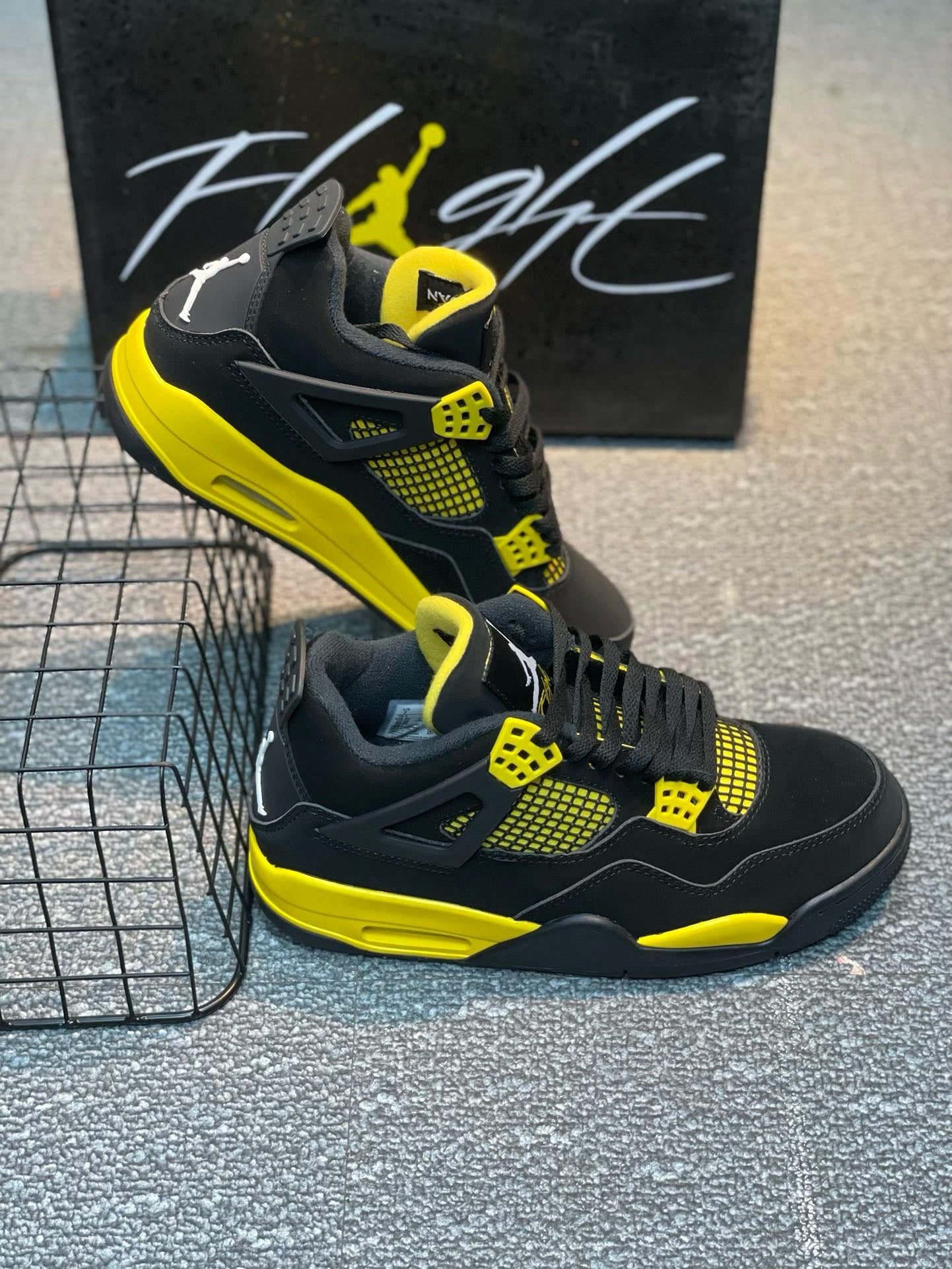 SNEAKERS AIR JORDAN 4 THUNDER