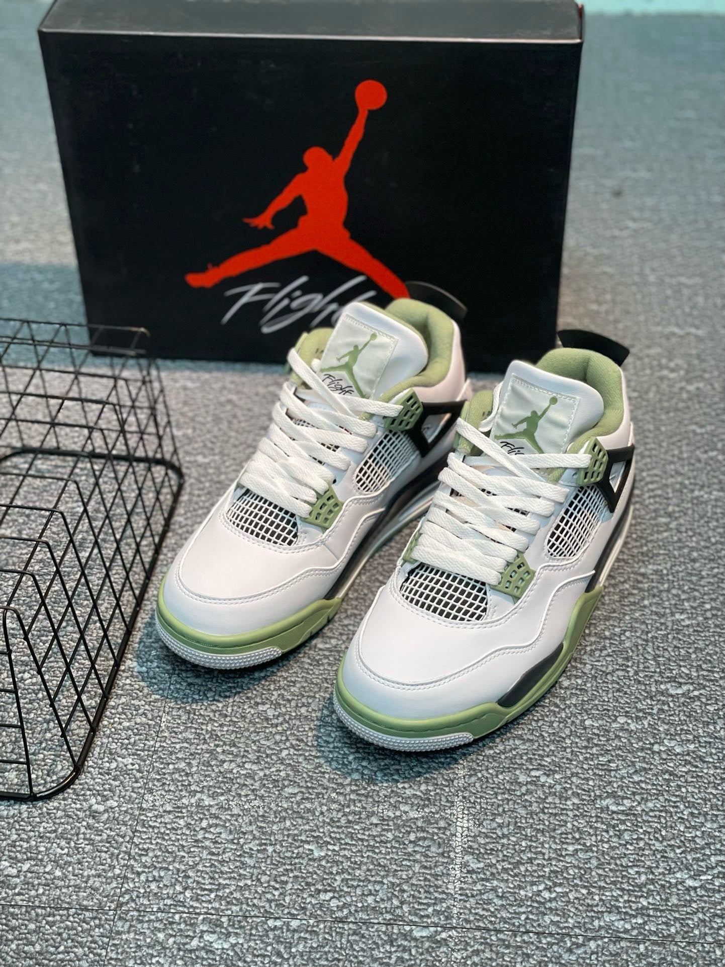 SNEAKERS AIR JORDAN 4 SEAFOAM