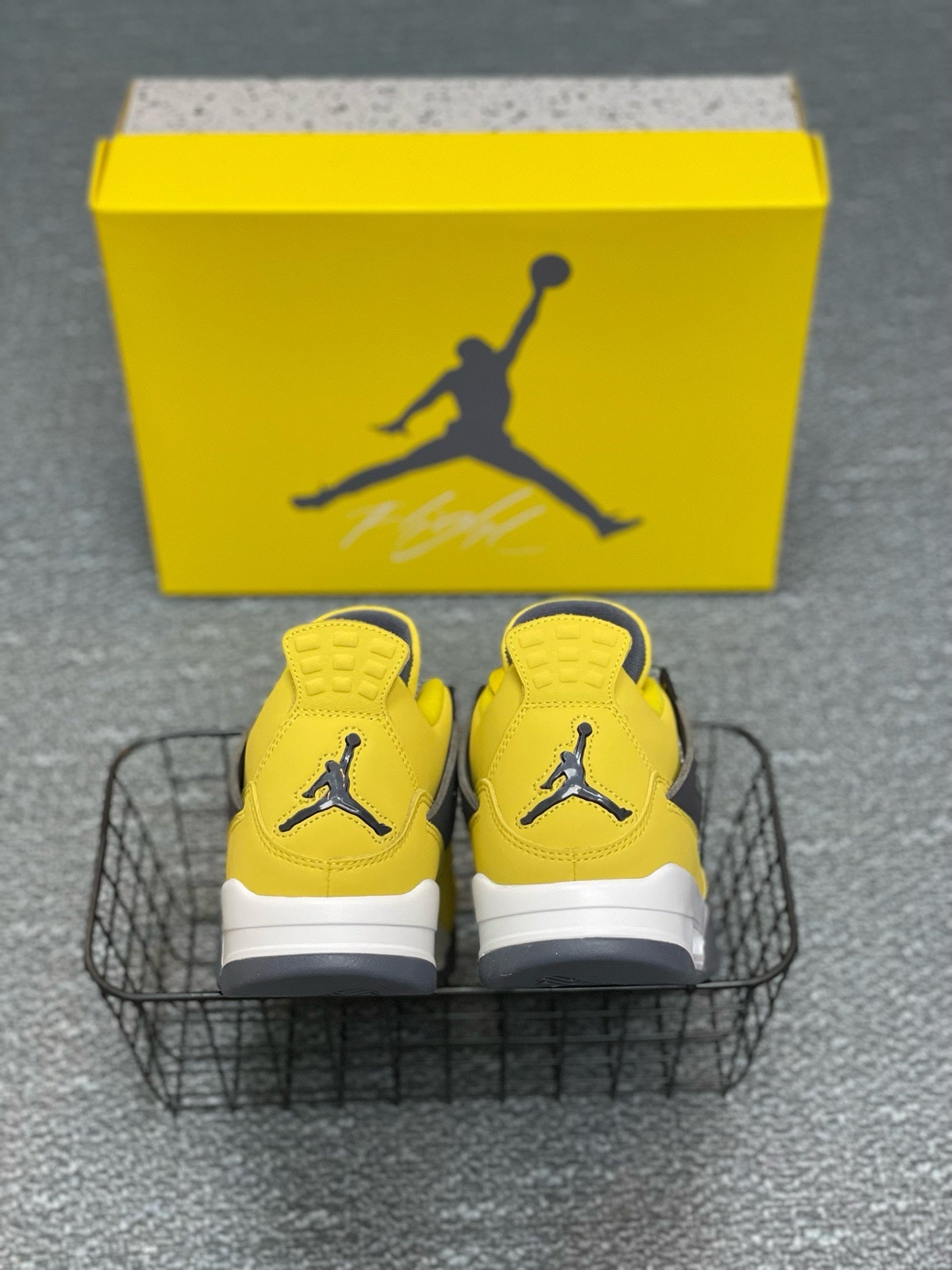 SNEAKERS AIR JORDAN 4 LIGHTNING