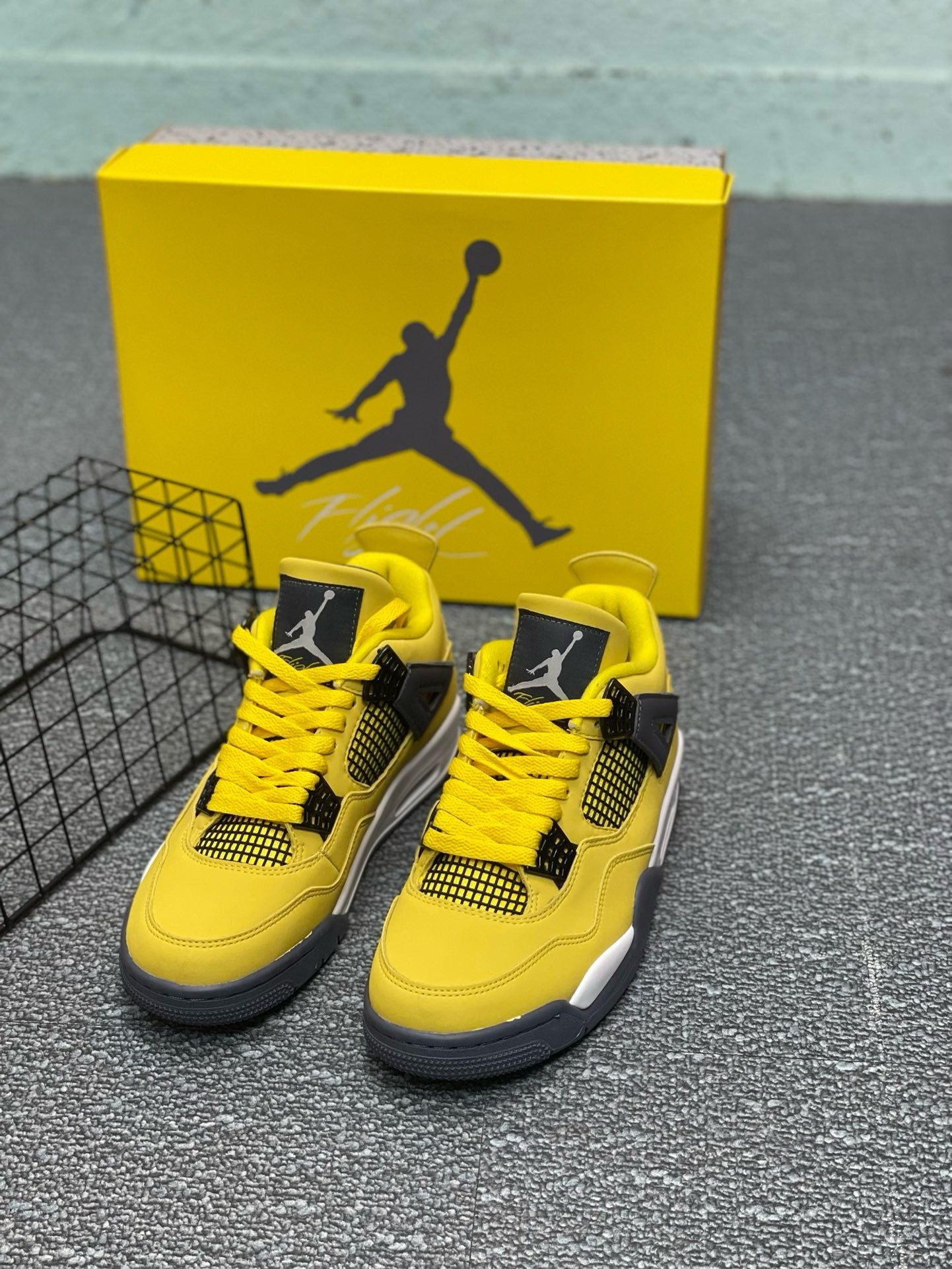 SNEAKERS AIR JORDAN 4 LIGHTNING