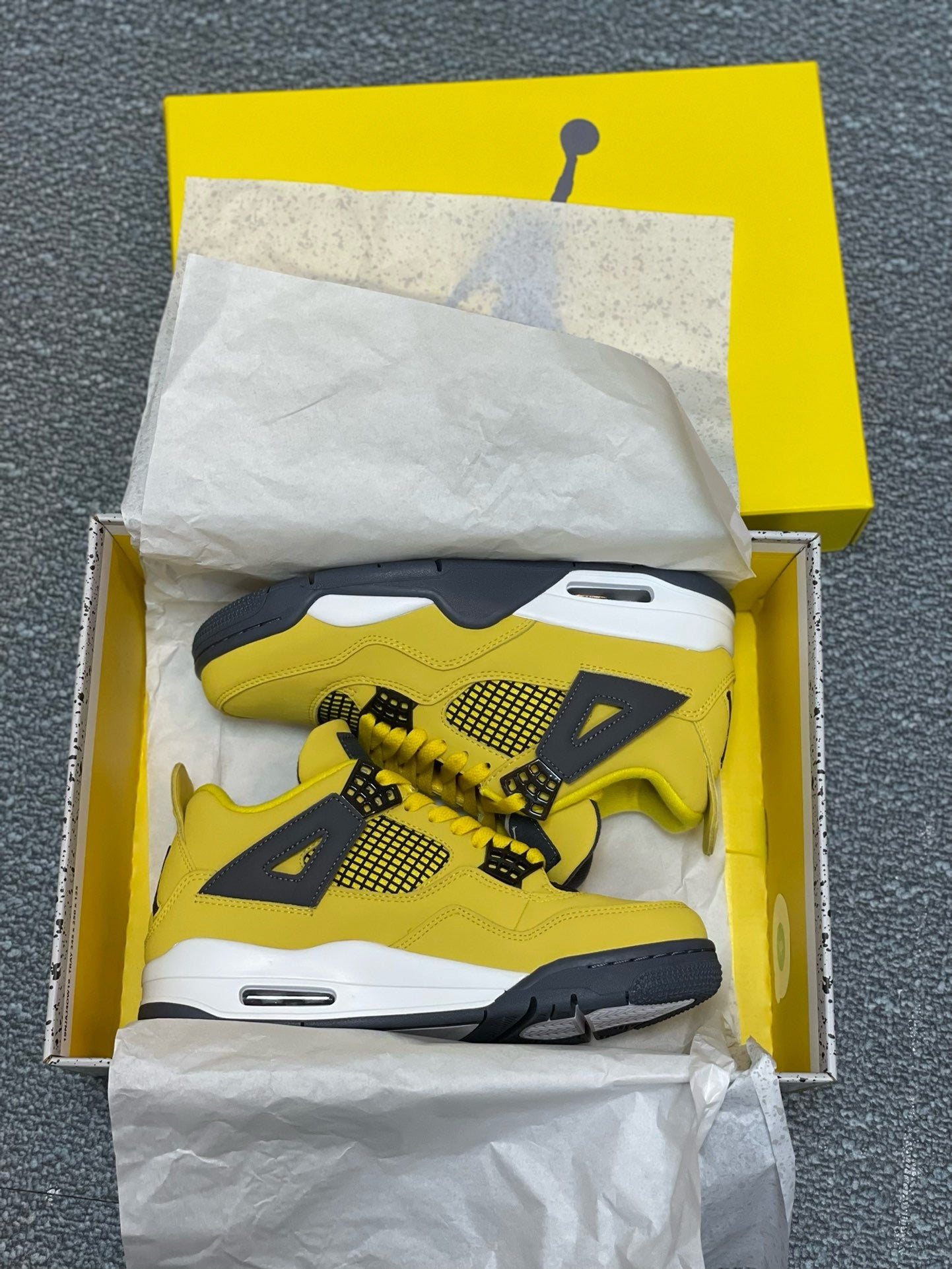 SNEAKERS AIR JORDAN 4 LIGHTNING