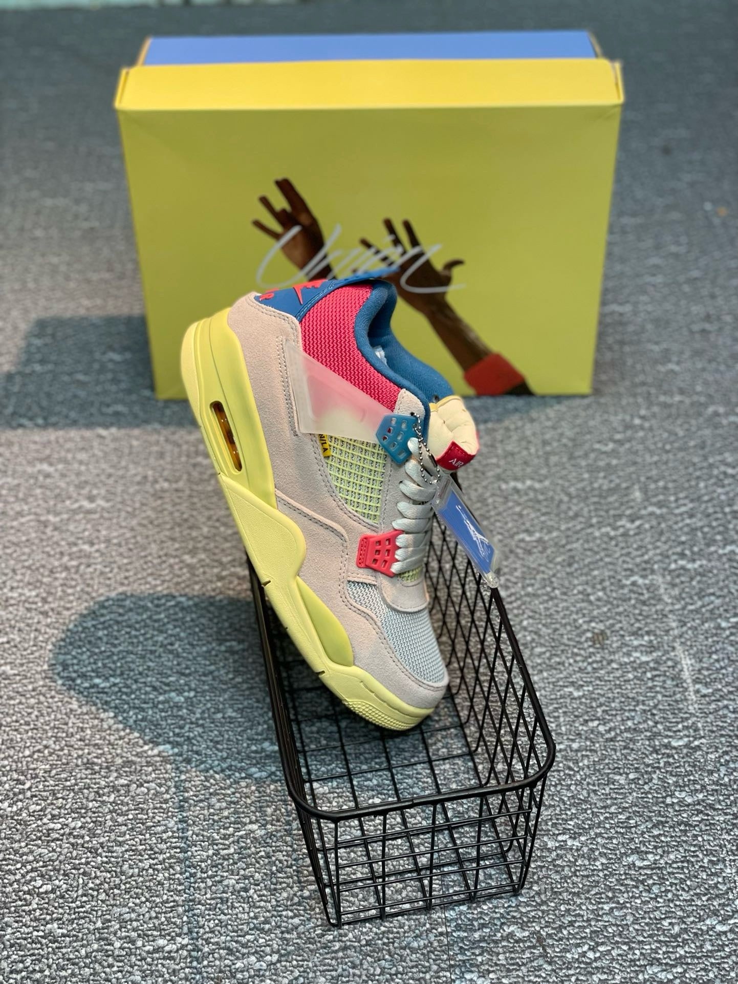 SNEAKERS AIR JORDAN 4 GUAVA ICE