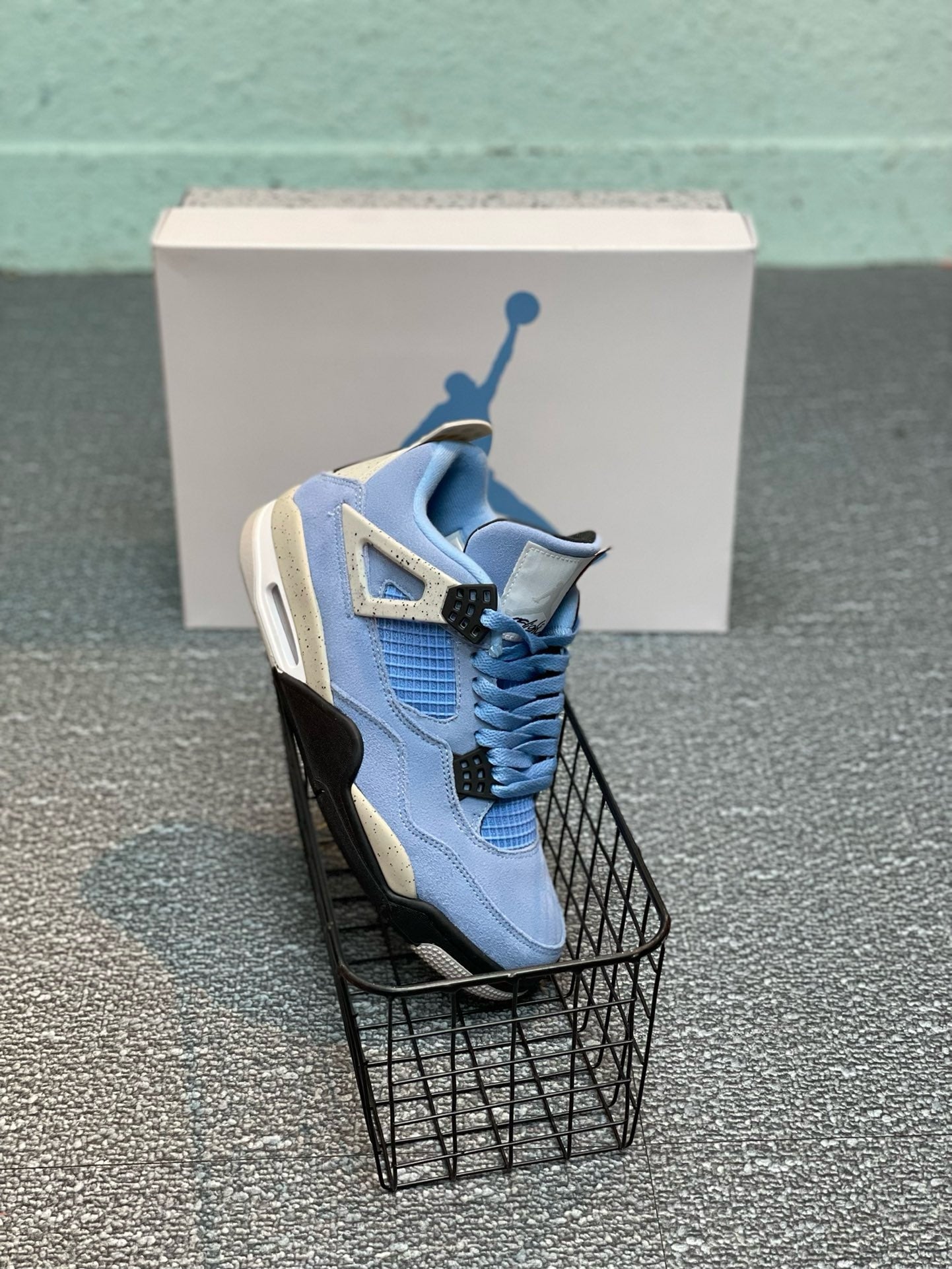SNEAKERS AIR JORDAN 4 UNIVERSITY BLUE