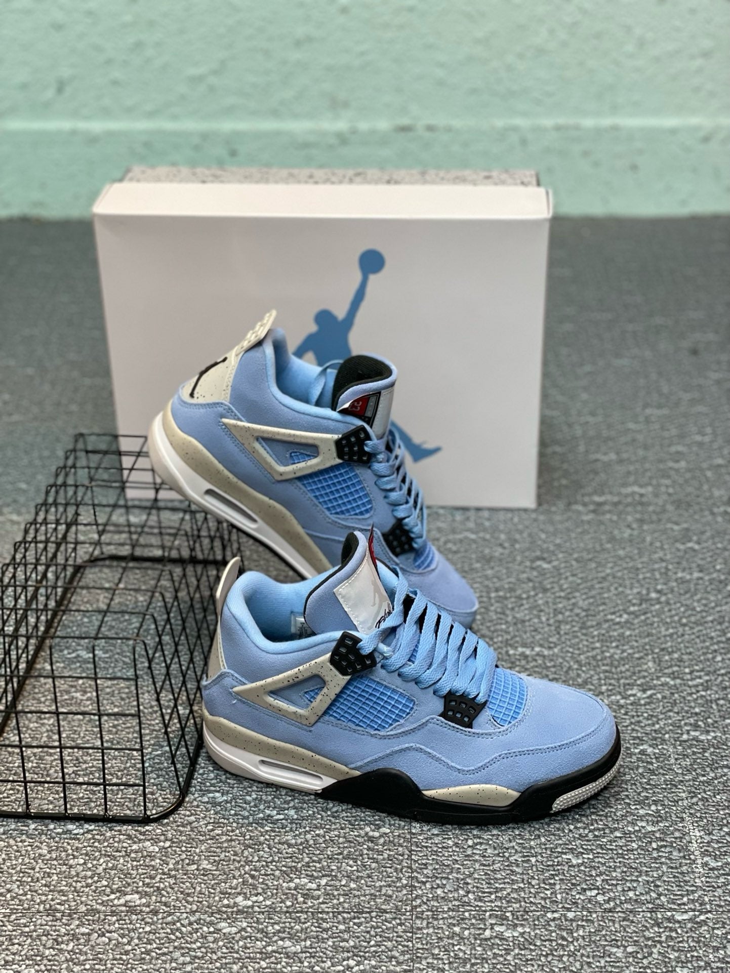 SNEAKERS AIR JORDAN 4 UNIVERSITY BLUE