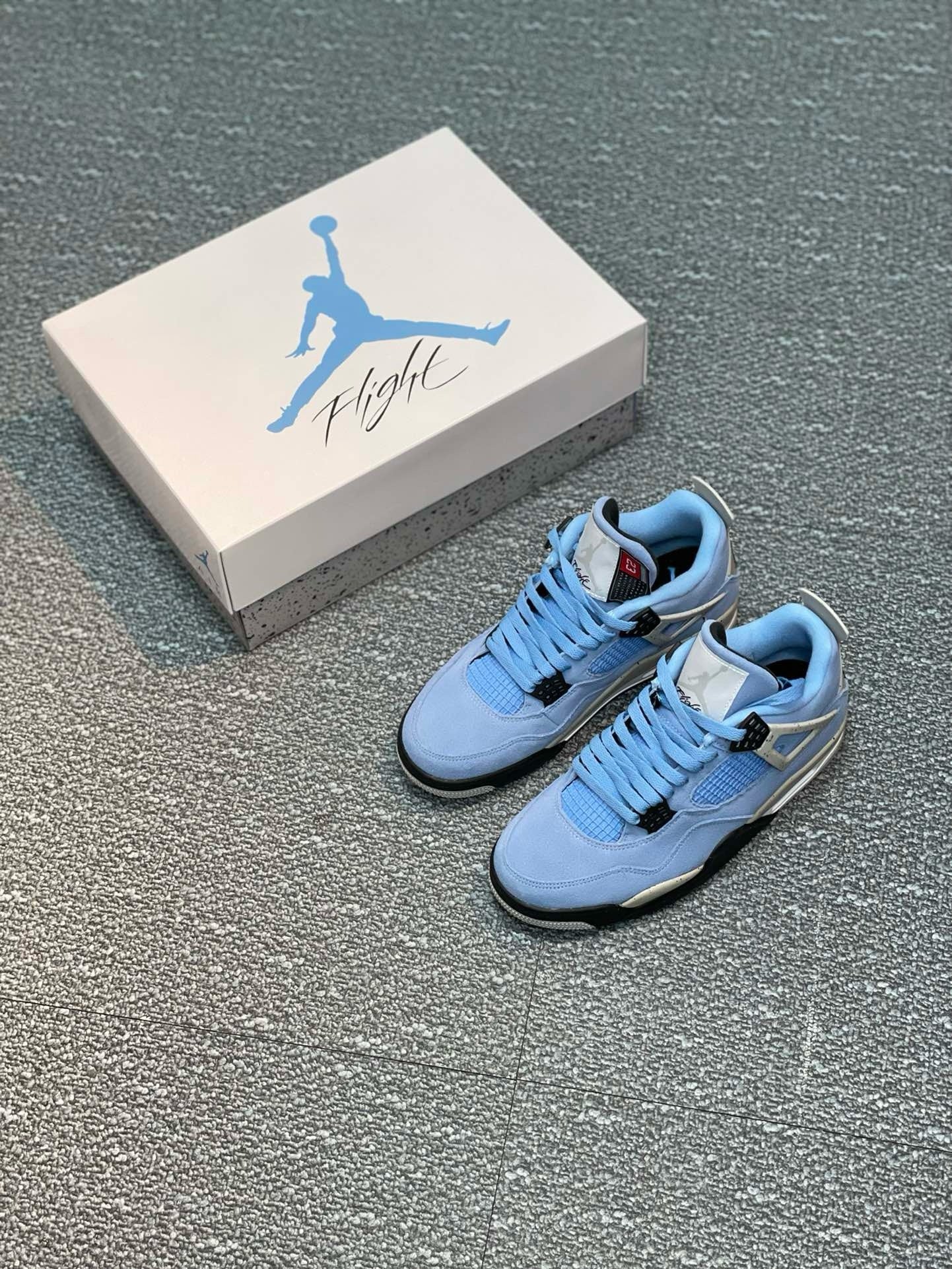 SNEAKERS AIR JORDAN 4 UNIVERSITY BLUE