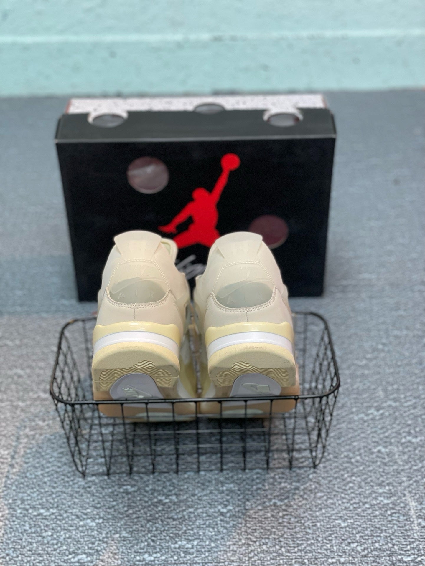 SNEAKERS AIR JORDAN 4 OFF WHITE SAIL