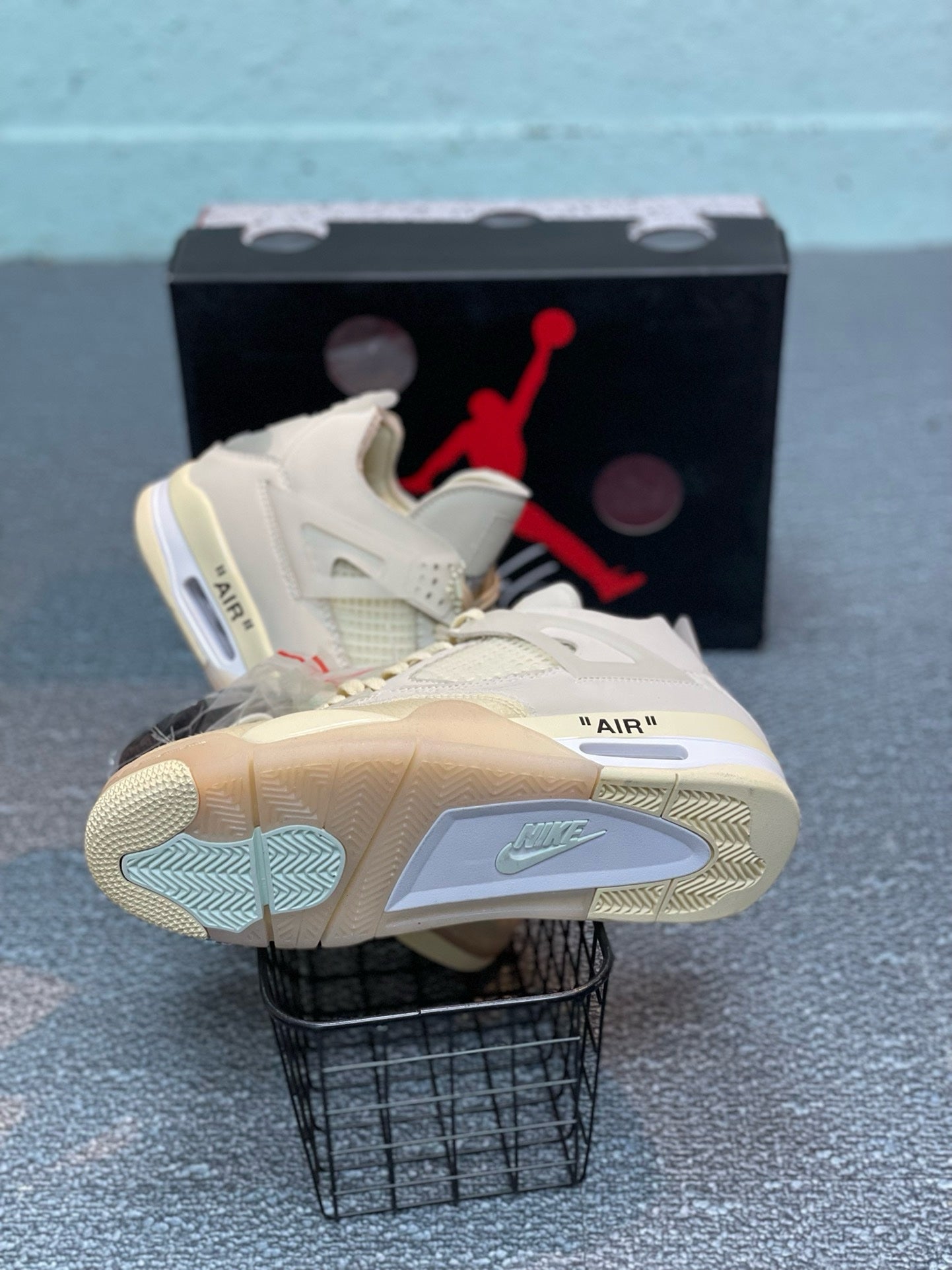 SNEAKERS AIR JORDAN 4 OFF WHITE SAIL