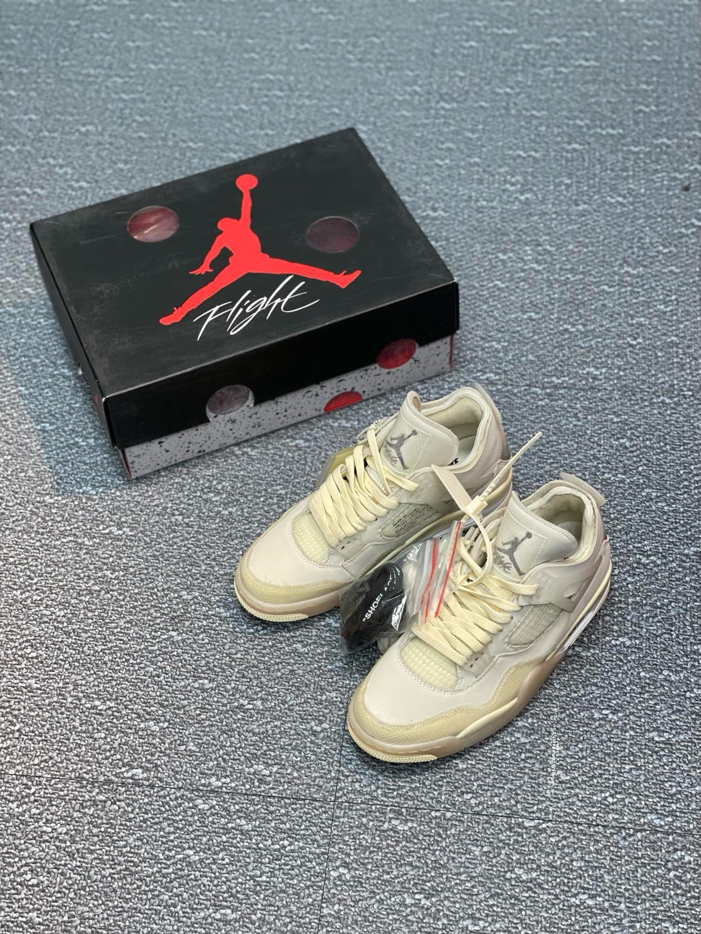 SNEAKERS AIR JORDAN 4 OFF WHITE SAIL