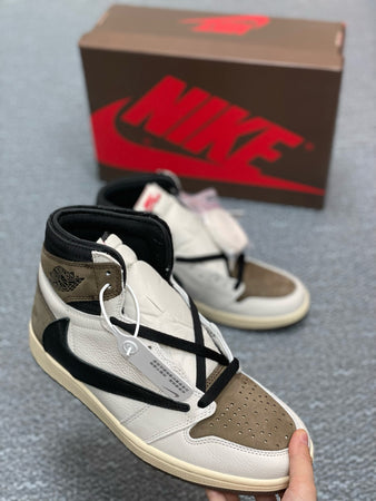 SNEAKERS AIR JORDAN 1 HIGH TRAVIS SCOTT MOCHA