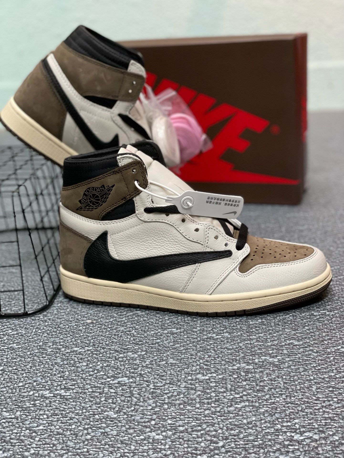 SNEAKERS AIR JORDAN 1 HIGH TRAVIS SCOTT MOCHA