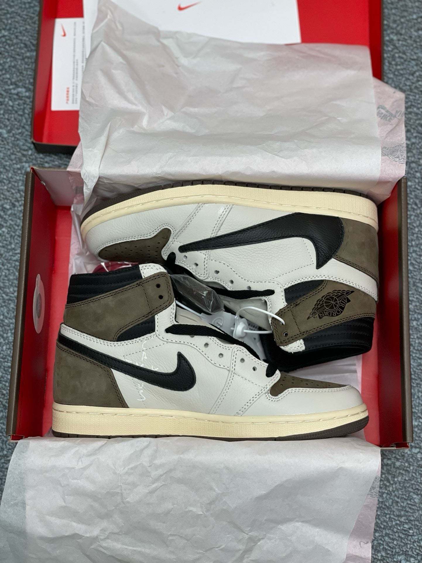 SNEAKERS AIR JORDAN 1 HIGH TRAVIS SCOTT MOCHA