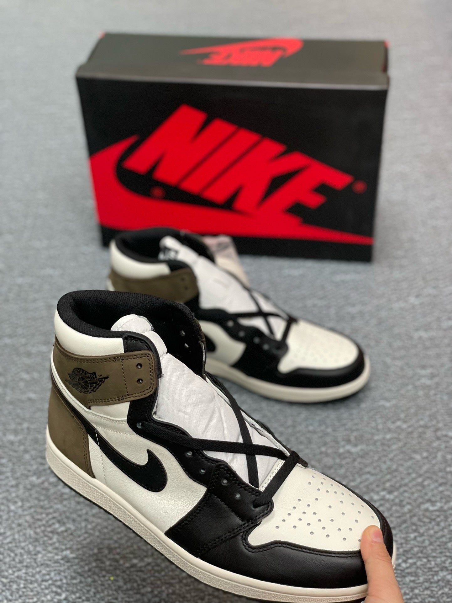 SNEAKERS AIR JORDAN 1 HIGH DARK MOCHA