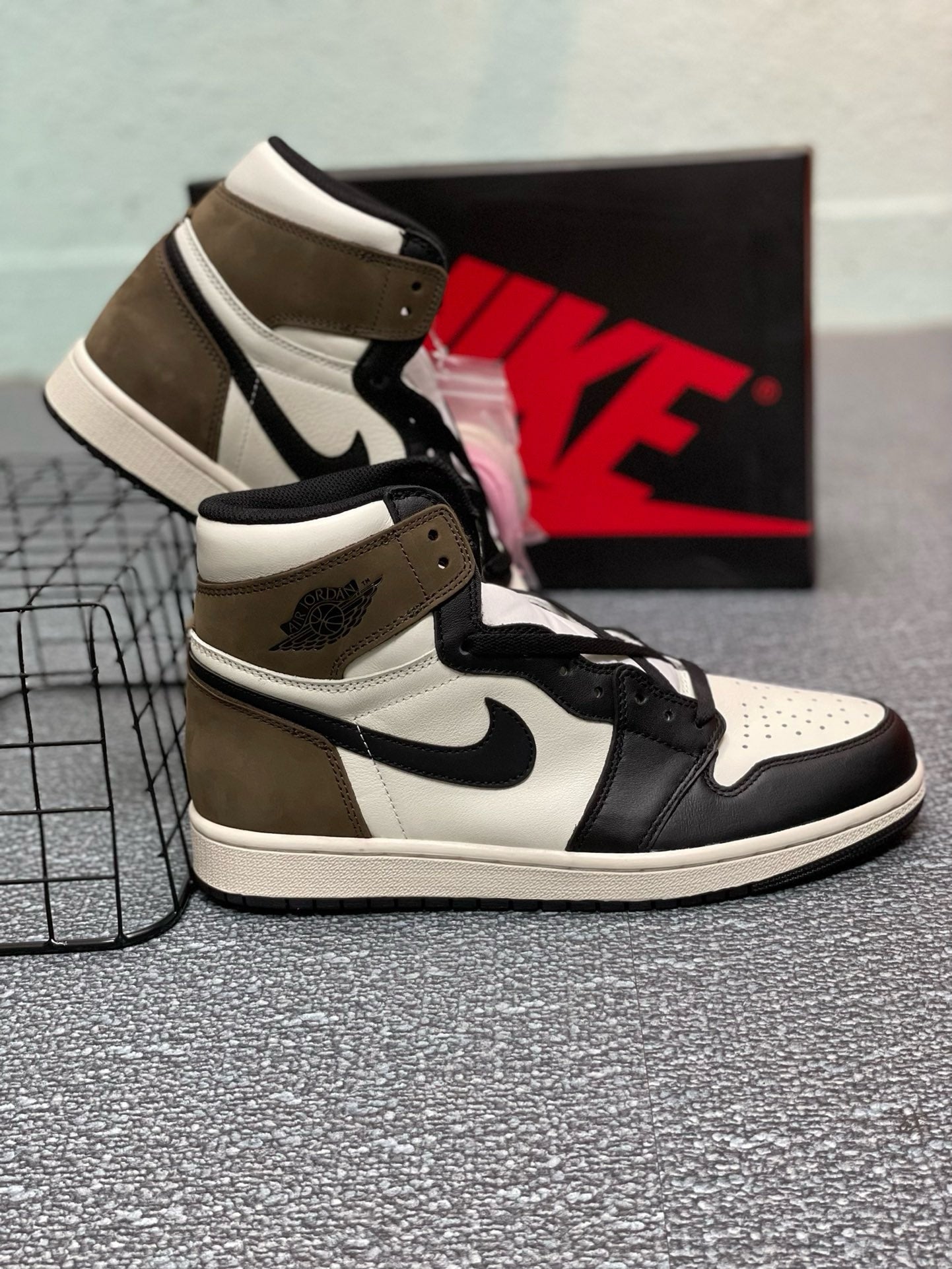 SNEAKERS AIR JORDAN 1 HIGH DARK MOCHA
