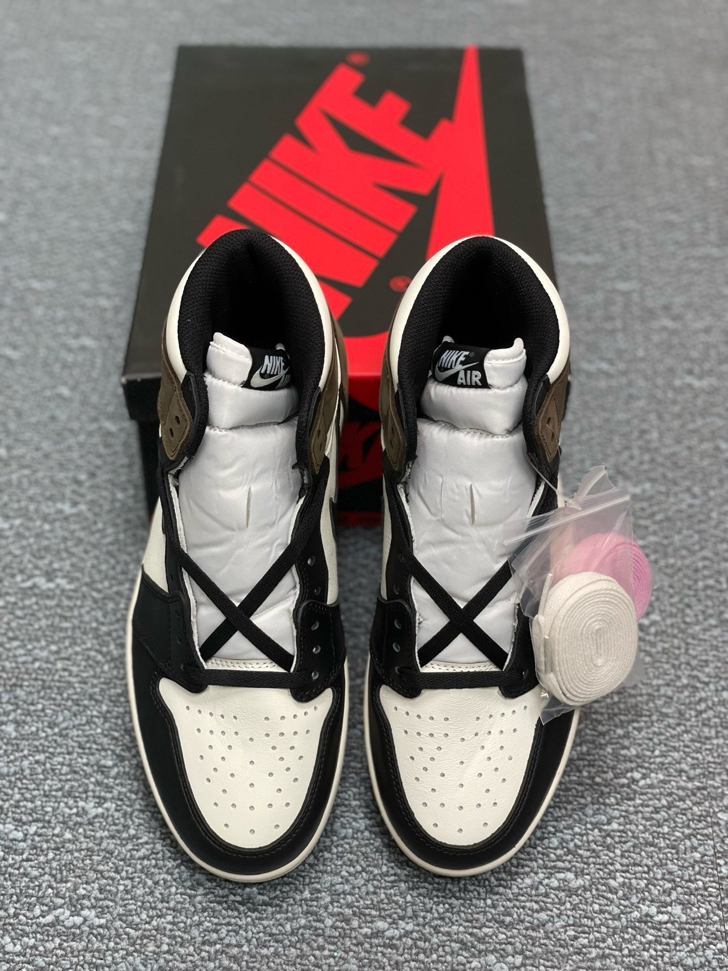 SNEAKERS AIR JORDAN 1 HIGH DARK MOCHA