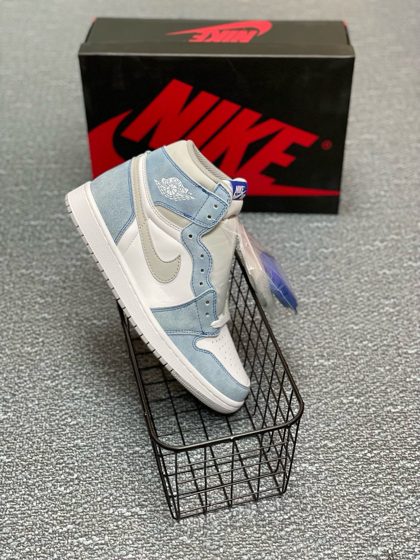 SNEAKERS AIR JORDAN 1 HIGH HYPER ROYAL