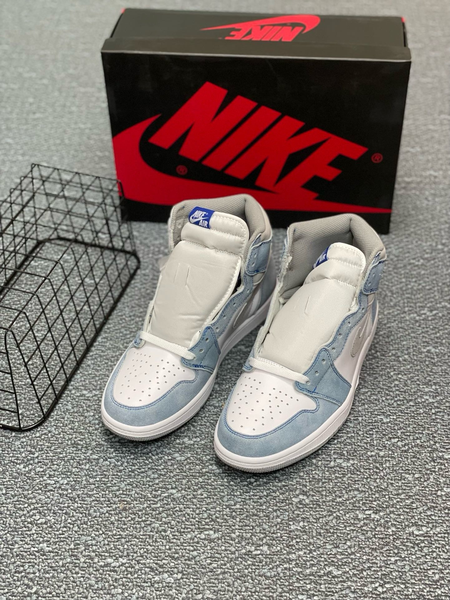 SNEAKERS AIR JORDAN 1 HIGH HYPER ROYAL