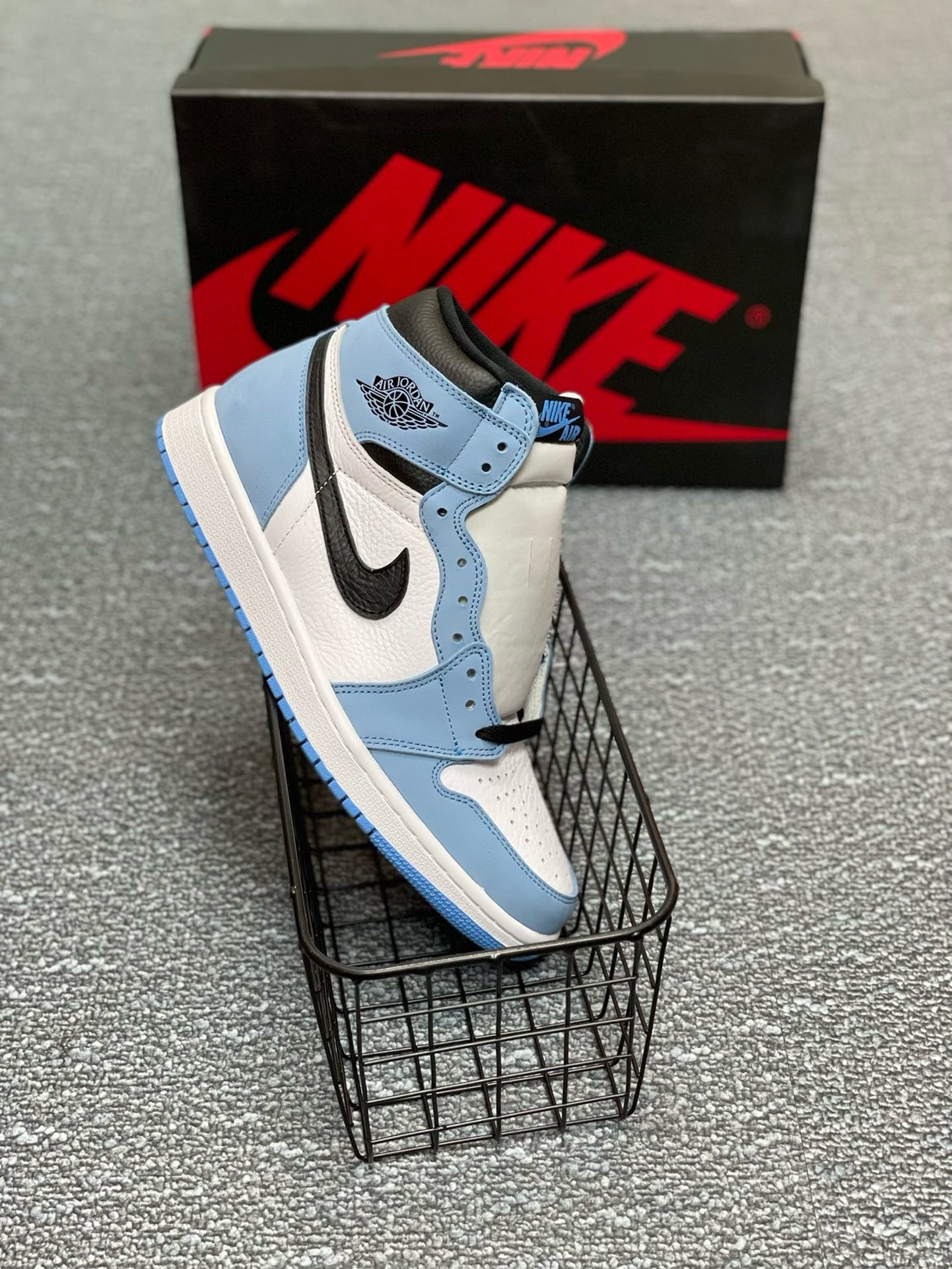 SNEAKERS AIR JORDAN 1 HIGH UNIVERSITY BLUE