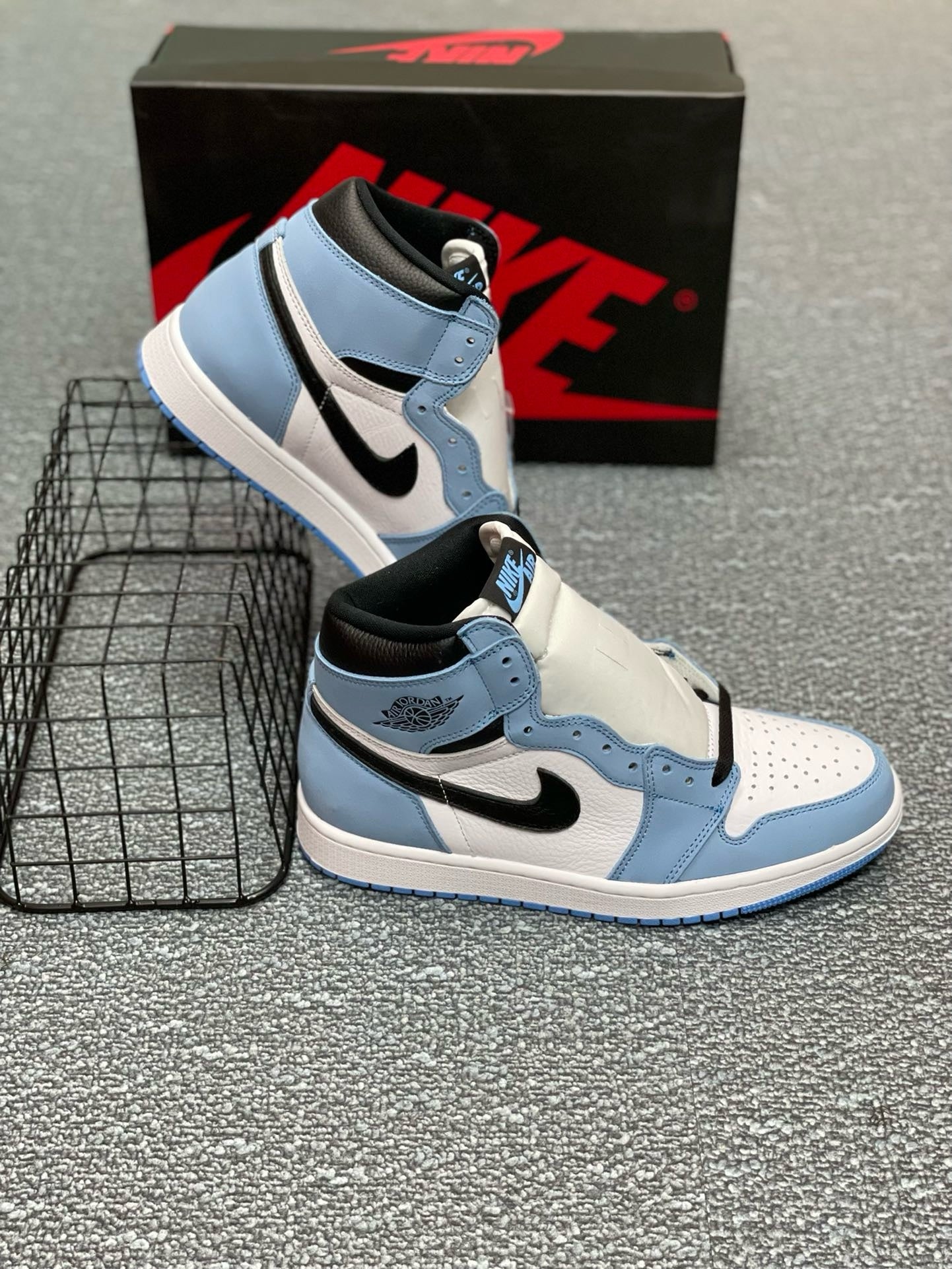 SNEAKERS AIR JORDAN 1 HIGH UNIVERSITY BLUE
