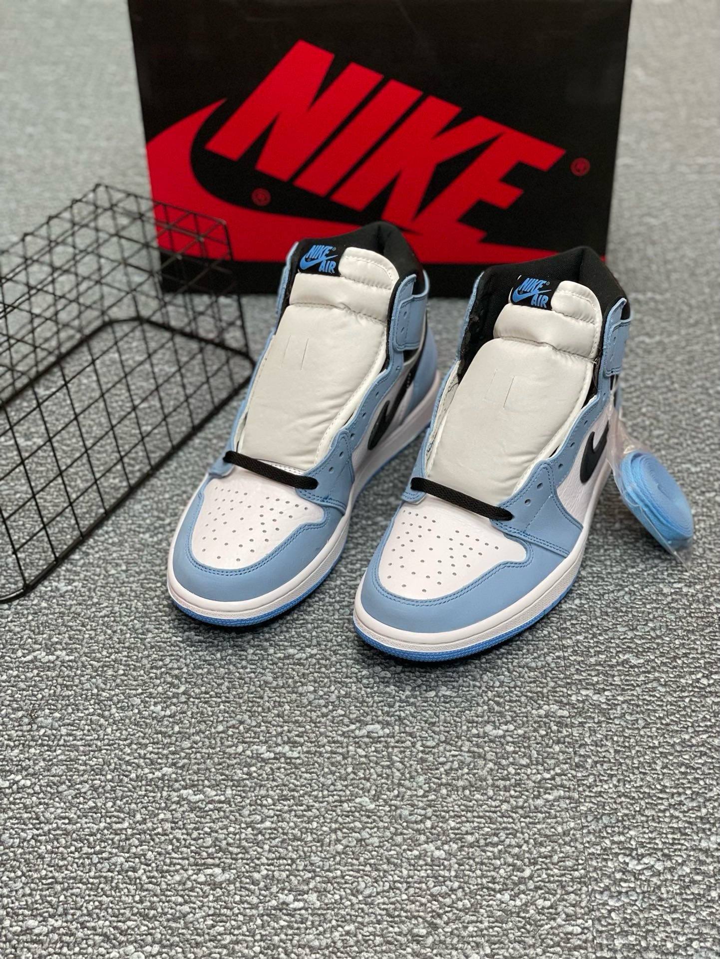 SNEAKERS AIR JORDAN 1 HIGH UNIVERSITY BLUE