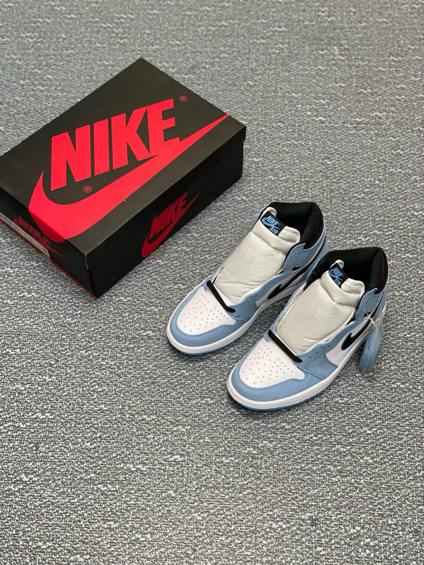 SNEAKERS AIR JORDAN 1 HIGH UNIVERSITY BLUE