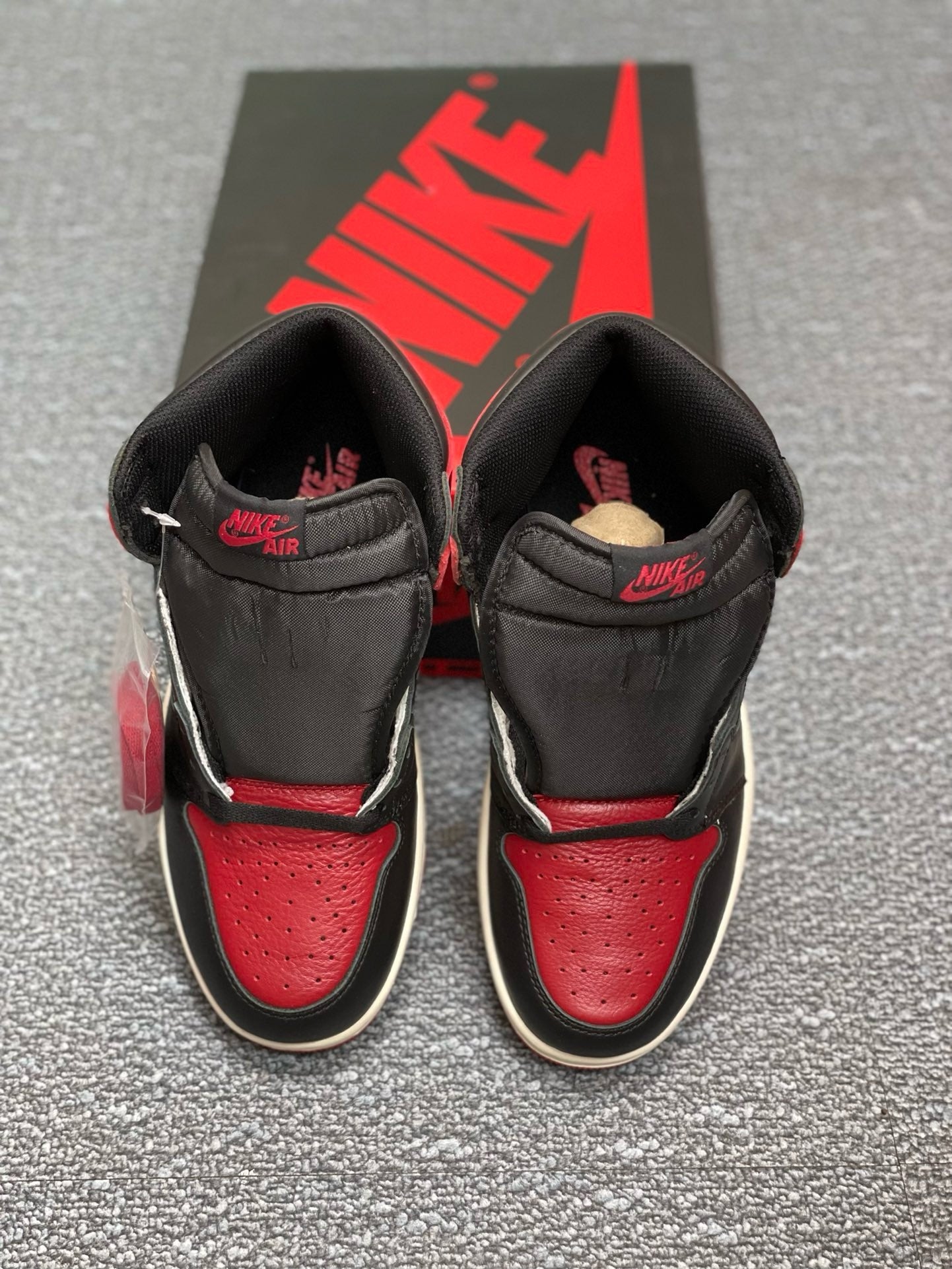 SNEAKERS AIR JORDAN 1 HIGH BRED TOE ROUGE