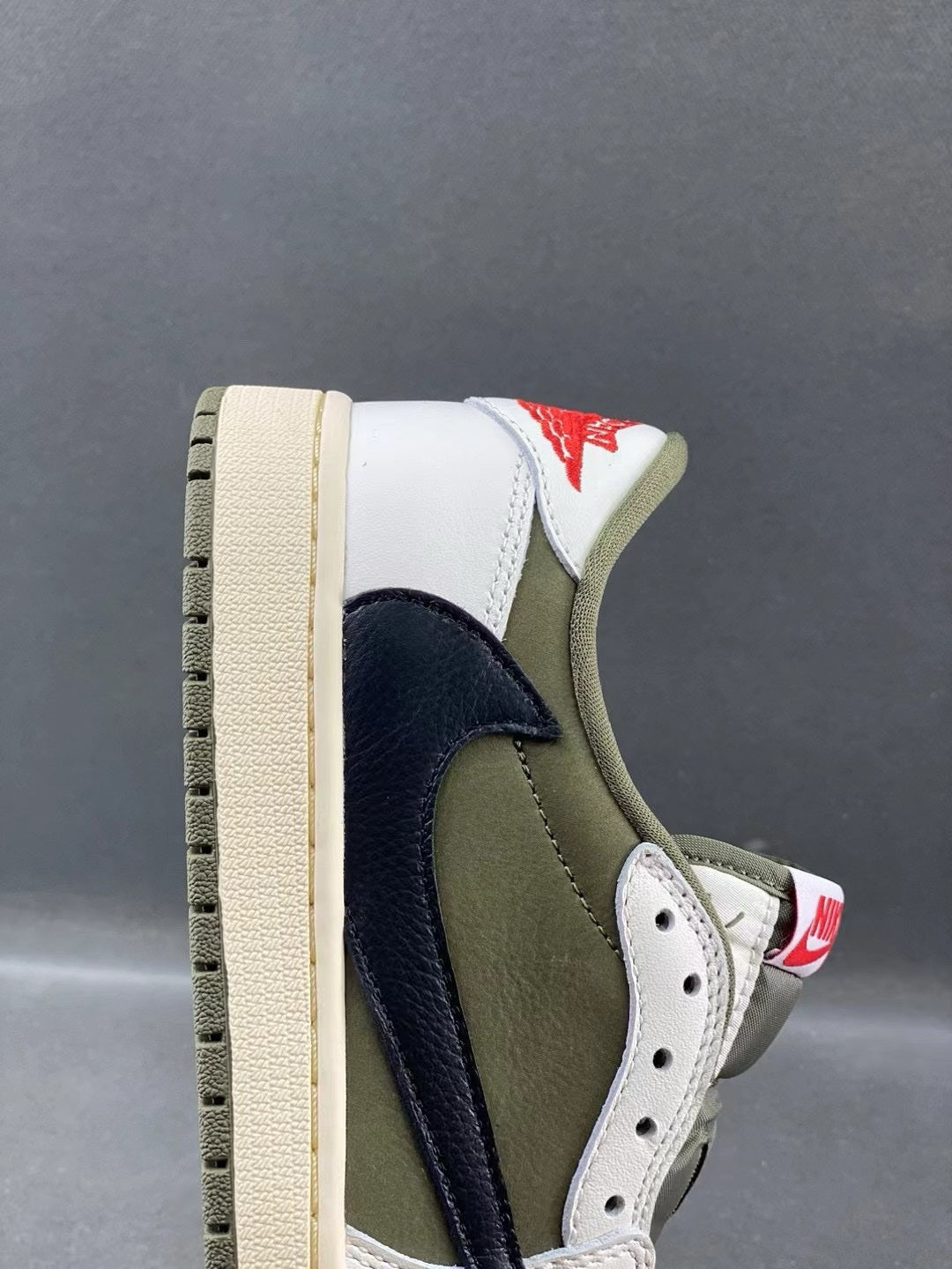 SNEAKERS AIR JORDAN 1 LOW TRAVIS SCOTT OLIVE