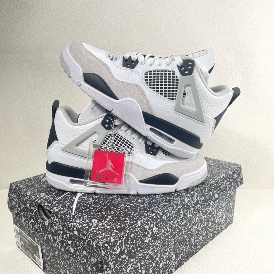 SNEAKERS AIR JORDAN 4 MILITARY BLACK